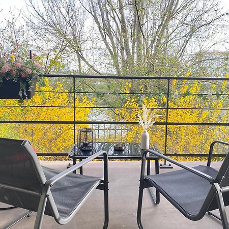 Cozy Riverfront Living, 5-Min Walk To Riverside Train Neuilly-Plaisance Ngoại thất bức ảnh