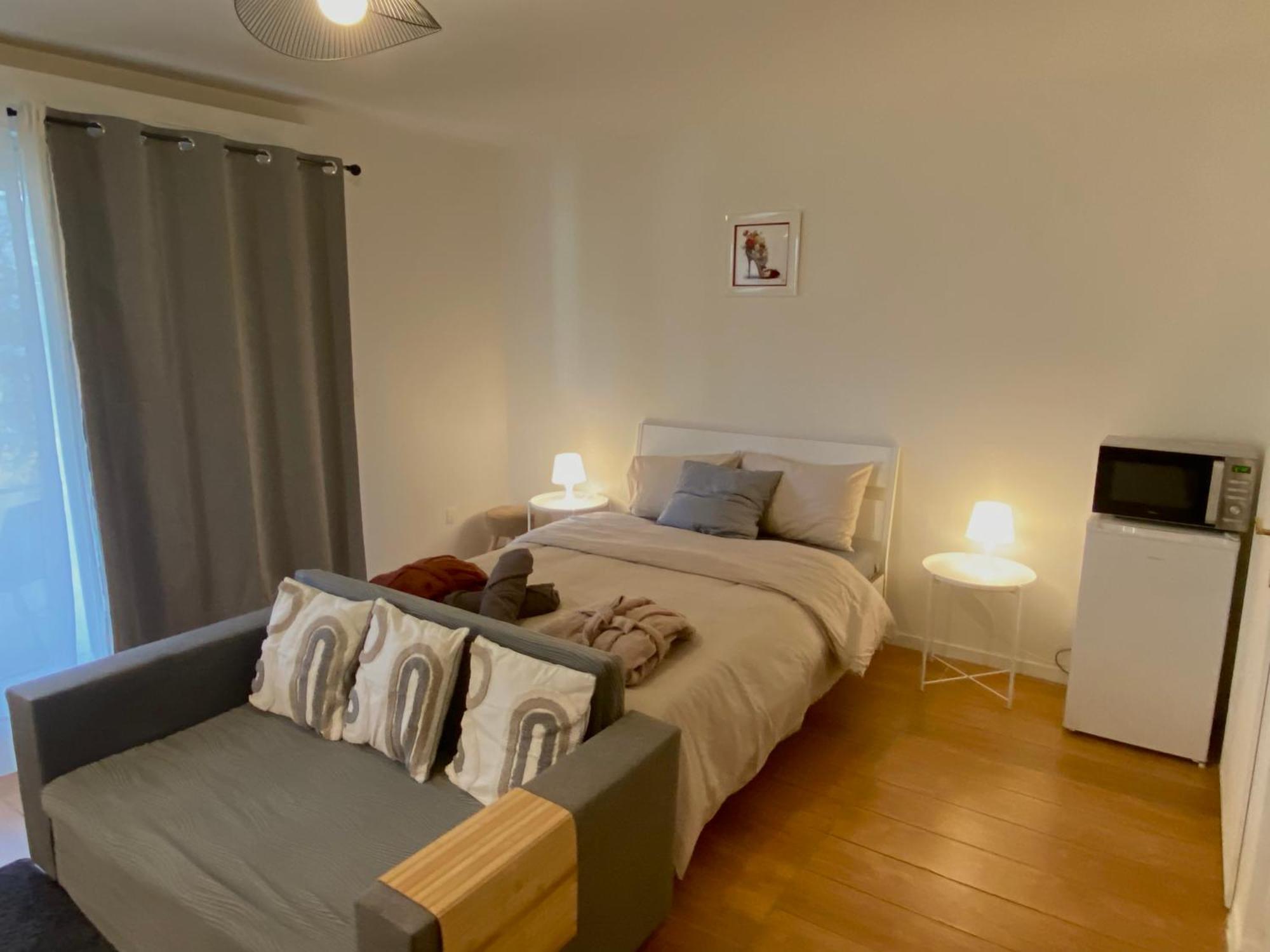 Cozy Riverfront Living, 5-Min Walk To Riverside Train Neuilly-Plaisance Ngoại thất bức ảnh